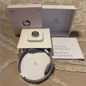 Oura Ring 4 in Silver Size 8